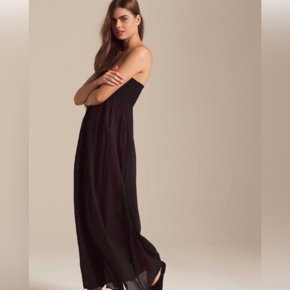 Love like summer by billabong black strapless jumpsuit size small.